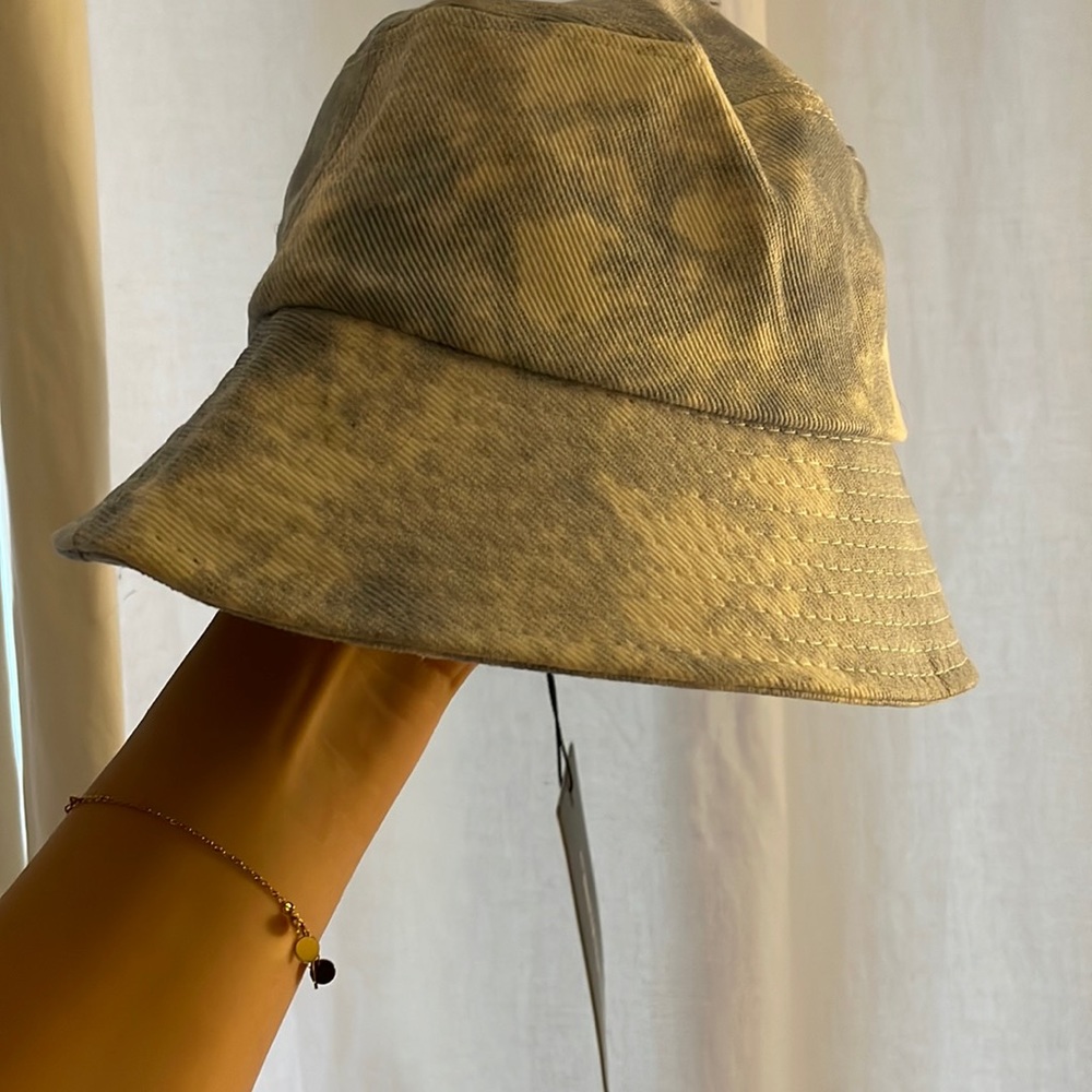 Pretty Little thing Cloud Bucket Hat